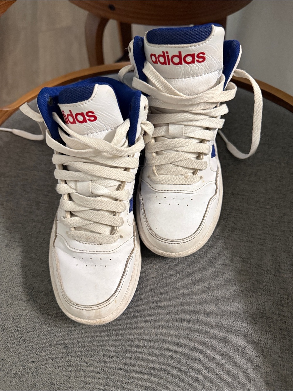 adidas Kids White High-Top Sneakers with Blue Lining and Red Logo